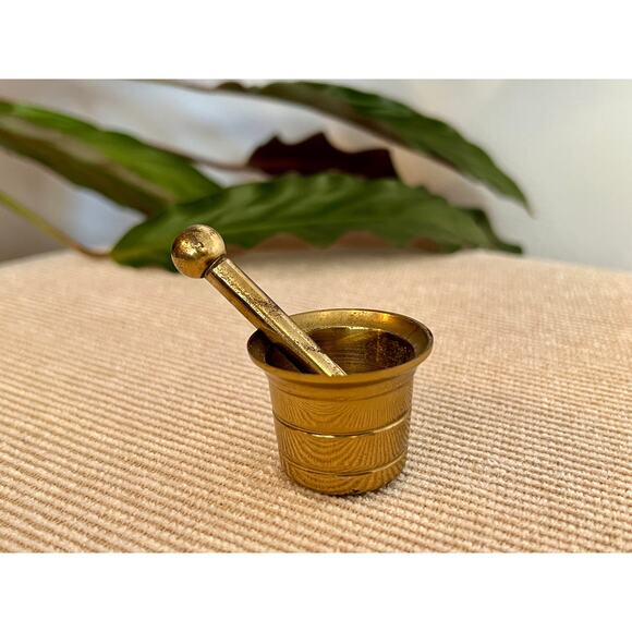 Mini Vintage Brass Pestel and Mortar, Wiccan, Herbs, Kitchen, Pharmacy - Picture 2 of 9